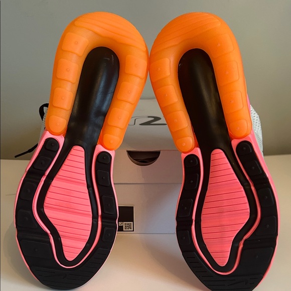 Nike  women’s Air Max 270 - summit white/black - pink and orange accent - Picture 3 of 3